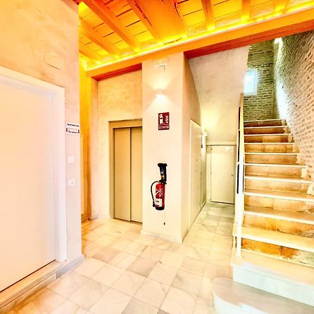 Click Triana - Patio Privado Leilighet Sevilla Eksteriør bilde